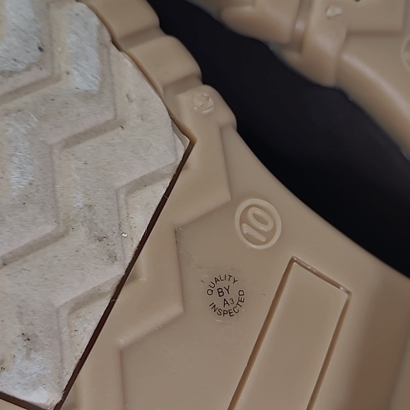 St. John's Bay Rollands Duck Boot - Brown / Tan - Size 10M - Picture 7 of 11